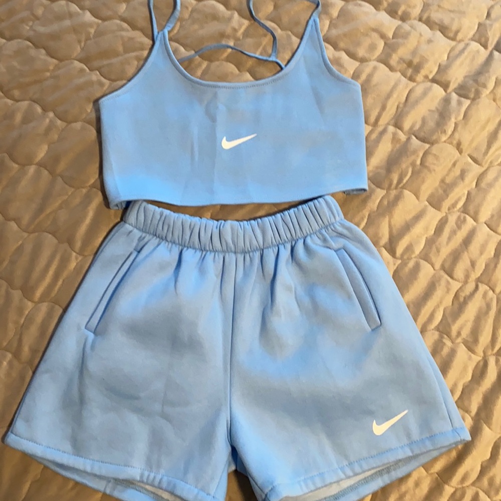2 piece Nike logo set
